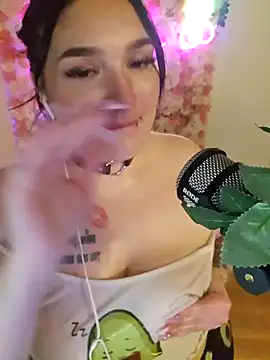 Snapshot of Jinyxx3 chatting on 02.19.25 Jinyxx3 online show from 02.19.25