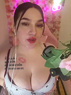 Snapshot of Jinyxx3 chatting on 02.21.25 Jinyxx3 online show from 02.21.25