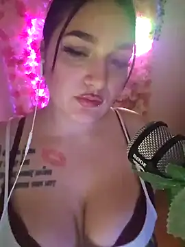 Snapshot of Jinyxx3 chatting on 02.23.25 Jinyxx3 online show from 02.23.25