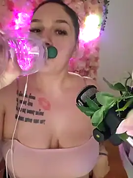 Snapshot of Jinyxx3 chatting on 03.10.25 Jinyxx3 online show from 03.10.25