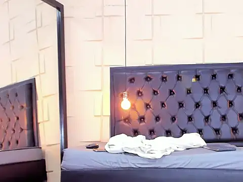 SamanthaMilann online show from 02.08.25