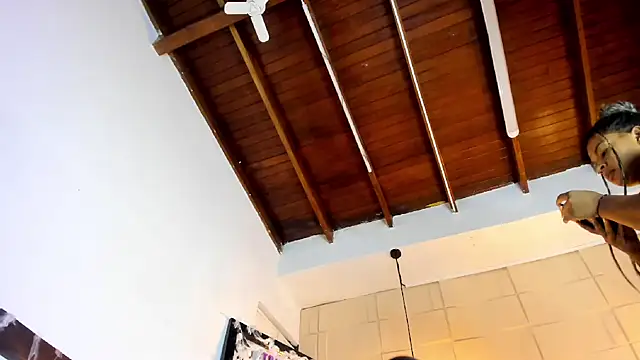 Snapshot of SamanthaMilann chatting on 10.24.25 SamanthaMilann online show from 10.24.25