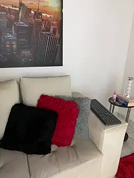 JullieBoo online show from 01.30.25