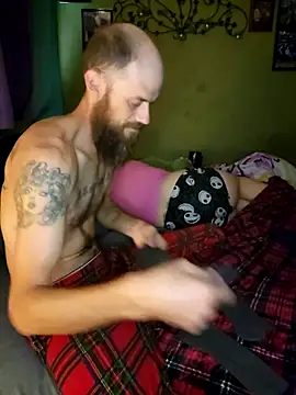 SUCKMEDEEP69 online show from 10.05.25