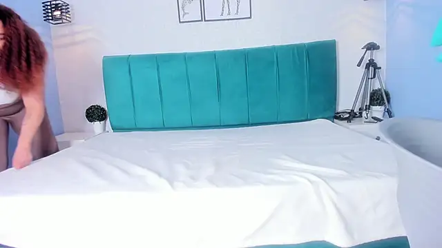 ninna curly online show from 11.24.25