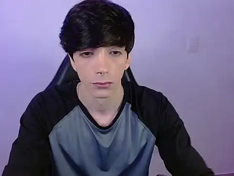 Snapshot of H3ll_B0I chatting on 01.06.26 H3ll B0I online show from 01.06.26