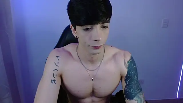 Snapshot of H3ll_B0I chatting on 02.13.26 H3ll B0I online show from 02.13.26