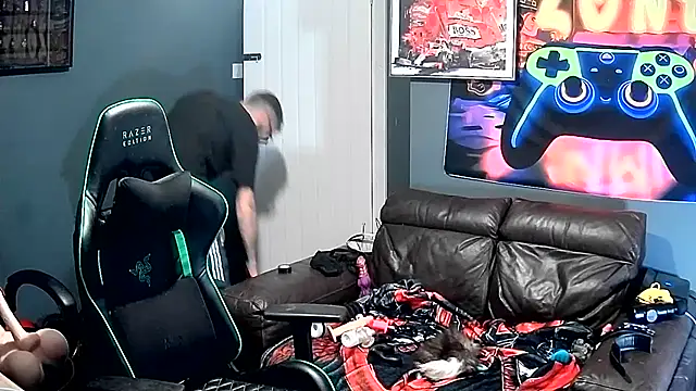 HuffedAdvocate online show from 11.18.25