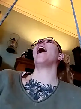 Snapshot of Astrid-Gilbert chatting on 02.04.25 Astrid-Gilbert online show from 02.04.25