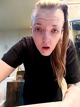 Snapshot of Astrid-Gilbert chatting on 02.17.25 Astrid-Gilbert online show from 02.17.25