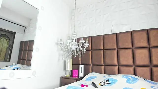 Snapshot of zoe_taylorr1 chatting on 09.19.25 zoe taylorr1 online show from 09.19.25