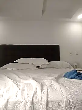 Snapshot of sofiaxox chatting on 12.24.24 sofiaxox online show from 12.24.24