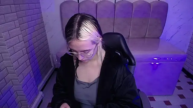 Hela v online show from 11.15.25