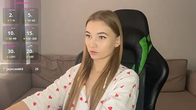 Snapshot of maria_plaudice chatting on 11.12.25 maria plaudice online show from 11.12.25