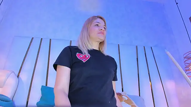 Snapshot of violet_gray_ chatting on 01.17.26 violet gray online show from 01.17.26