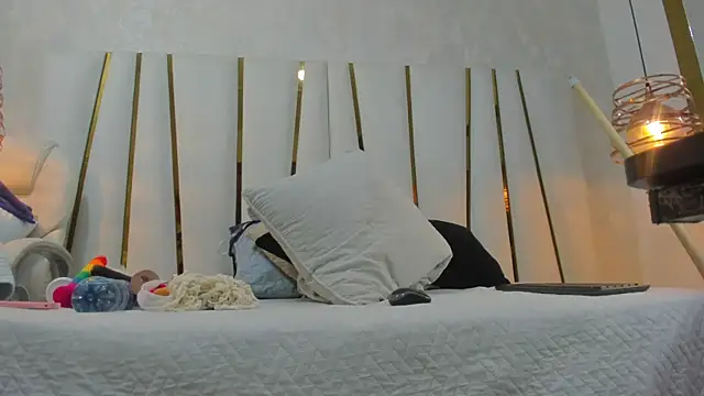 Snapshot of violet_gray_ chatting on 02.10.26 violet gray online show from 02.10.26