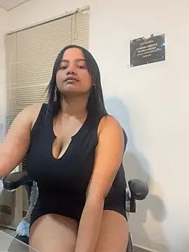 Snapshot of my_cam chatting on 01.30.25 my cam online show from 01.30.25