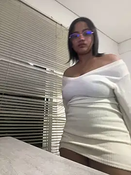 Snapshot of my_cam chatting on 03.09.25 my cam online show from 03.09.25