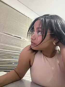 Snapshot of my_cam chatting on 03.13.25 my cam online show from 03.13.25