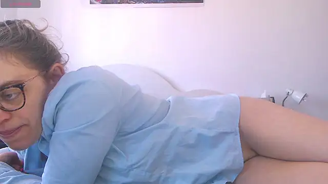 Snapshot of Ju-Hot chatting on 03.05.25 Ju-Hot online show from 03.05.25