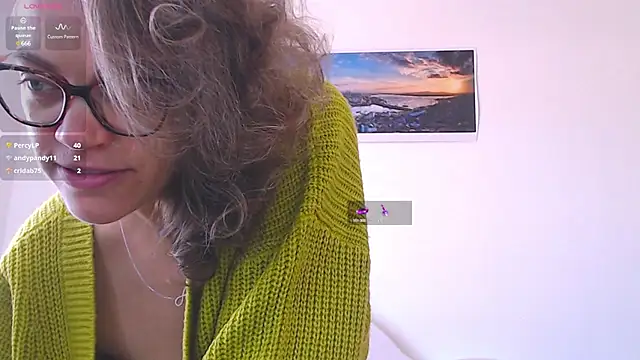 Snapshot of Ju-Hot chatting on 03.19.25 Ju-Hot online show from 03.19.25