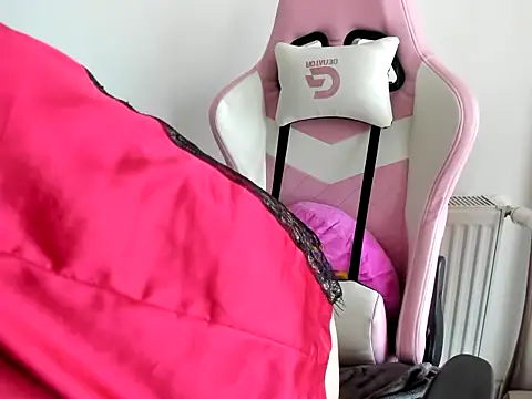 LadyLyanna online show from 02.10.25