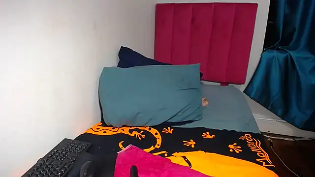 Snapshot of Mywife777 chatting on 03.01.25 Mywife777 online show from 03.01.25