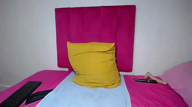 Snapshot of Mywife777 chatting on 03.14.25 Mywife777 online show from 03.14.25