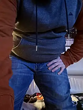 Snapshot of Pourleplasirs chatting on 02.20.25 Pourleplasirs online show from 02.20.25