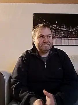 Snapshot of Pourleplasirs chatting on 03.02.25 Pourleplasirs online show from 03.02.25