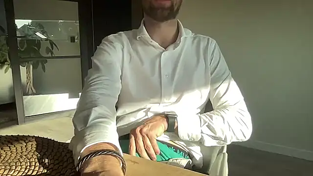 Snapshot of bullyboyy chatting on 09.10.25 bullyboyy online show from 09.10.25