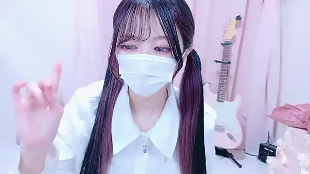 Snapshot of Megu-mimi chatting on 10.26.25 Megu-mimi online show from 10.26.25