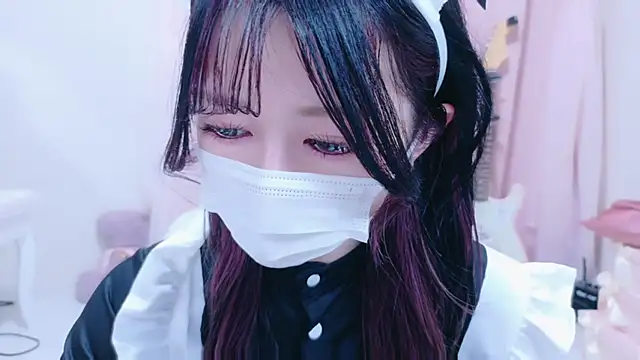 Snapshot of Megu-mimi chatting on 10.28.25 Megu-mimi online show from 10.28.25