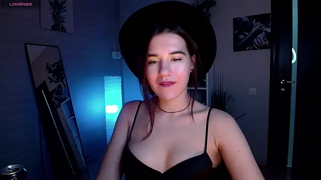 Snapshot of Sweetie_Catt chatting on 02.19.25 Sweetie Catt online show from 02.19.25