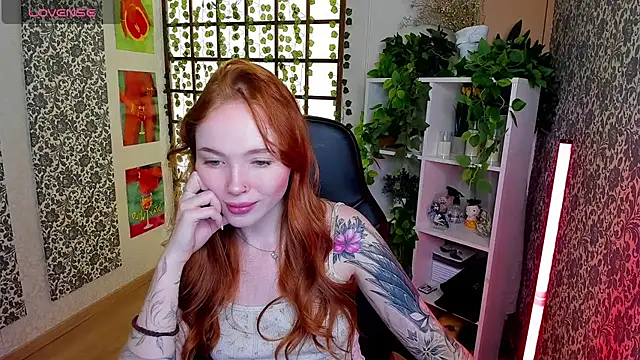 Maya Light online show from 09.24.25