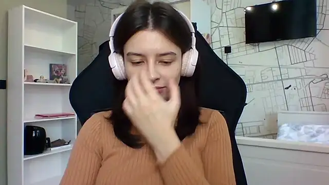 LariceSexy online show from 11.28.25