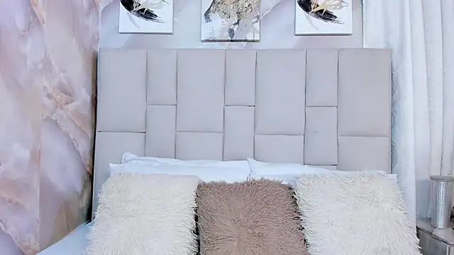 Ariana greenblat online show from 12.14.25