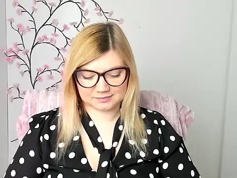 Lola moree online show from 02.05.26