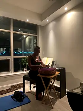 Tia  Fox online show from 09.11.25