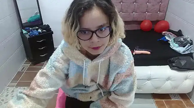 Ariasmithog online show from 02.23.25