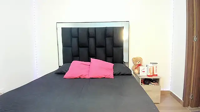 victoriacolin online show from 02.26.25