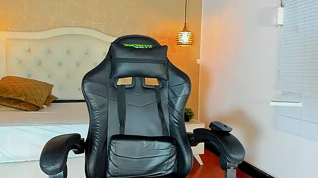 Hadley  online show from 09.18.25