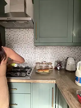 Snapshot of cute_carly_ chatting on 03.21.25 cute carly online show from 03.21.25