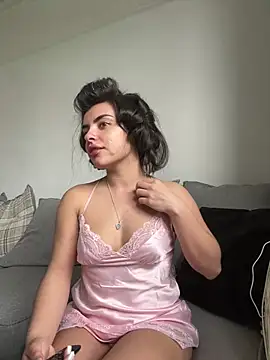 Snapshot of cute_carly_ chatting on 03.22.25 cute carly online show from 03.22.25