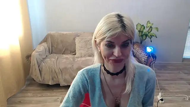 Snapshot of SexyBeatriice chatting on 03.04.26 SexyBeatriice online show from 03.04.26