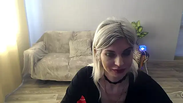 Snapshot of SexyBeatriice chatting on 03.15.26 SexyBeatriice online show from 03.15.26