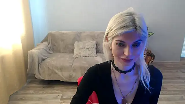 Snapshot of SexyBeatriice chatting on 03.16.26 SexyBeatriice online show from 03.16.26