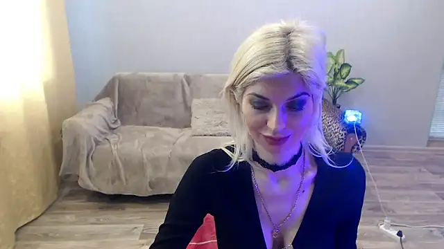 Snapshot of SexyBeatriice chatting on 03.27.26 SexyBeatriice online show from 03.27.26