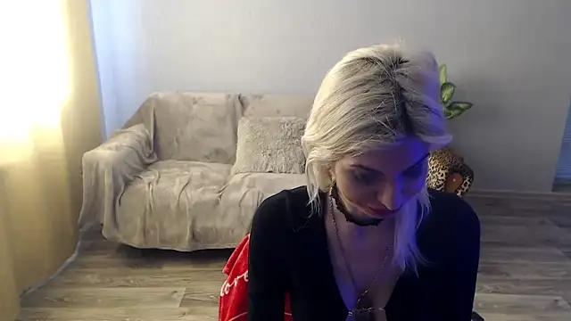 Snapshot of SexyBeatriice chatting on 03.29.26 SexyBeatriice online show from 03.29.26