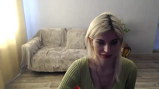 Snapshot of SexyBeatriice chatting on 04.13.26 SexyBeatriice online show from 04.13.26